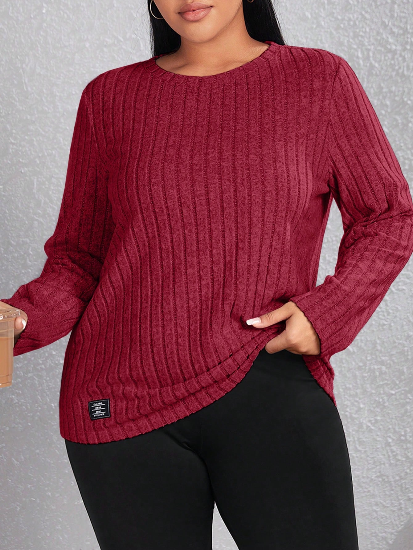 Blusa feminina basica gola redonda Evanna. Plus Size
