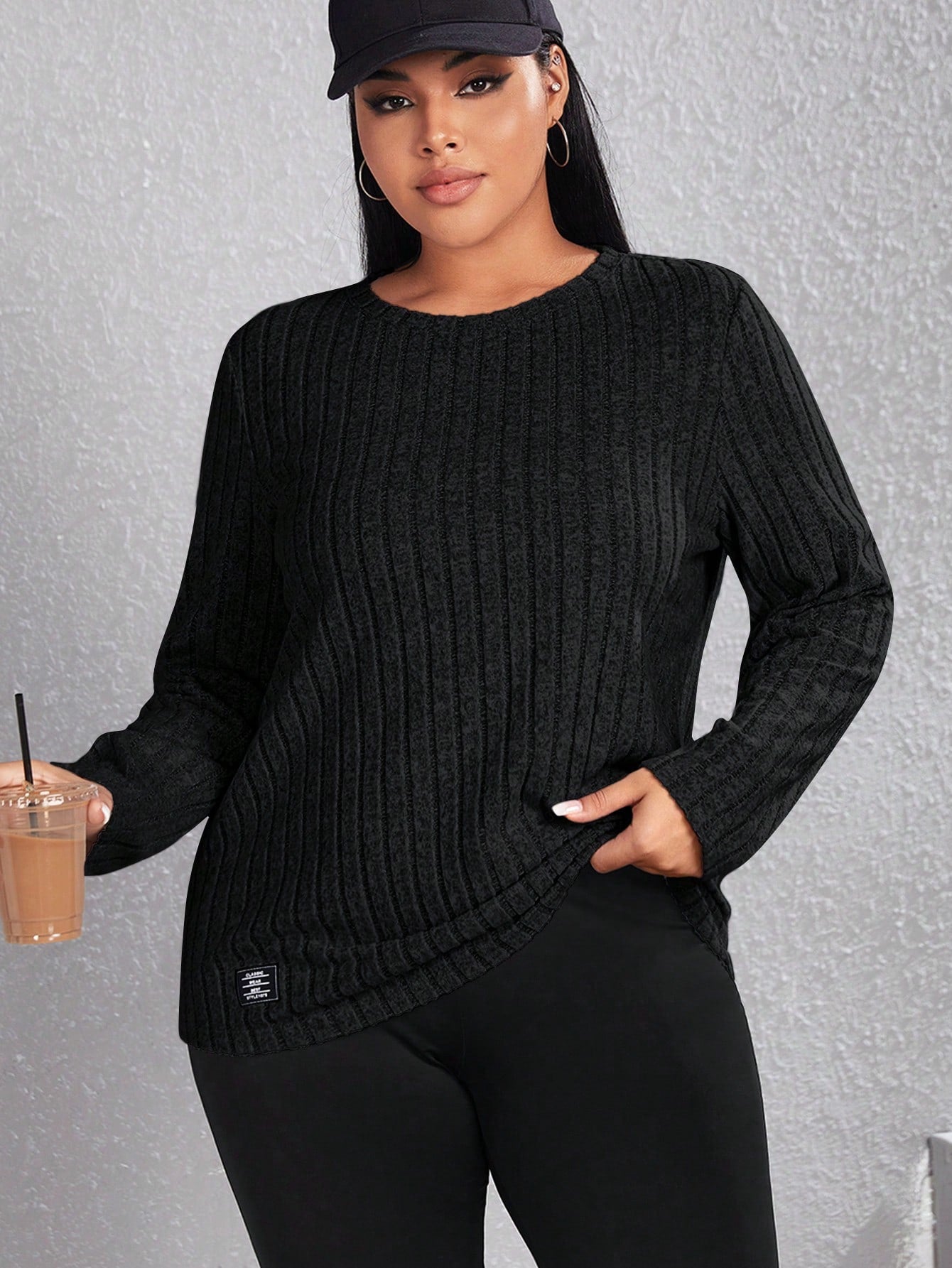 Blusa feminina basica gola redonda Evanna. Plus Size