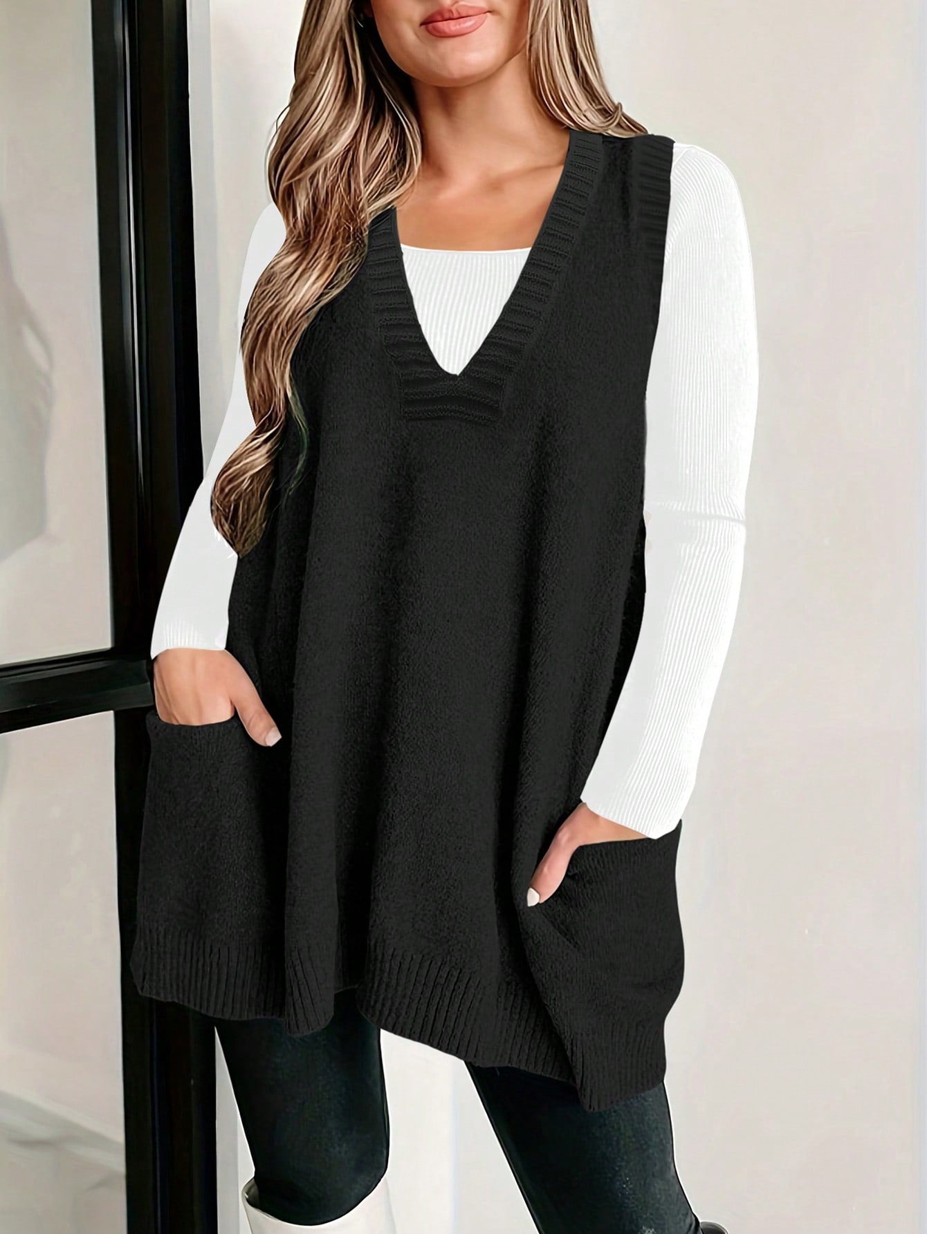 Colete gola V com bolso frontal Danielly. Plus Size