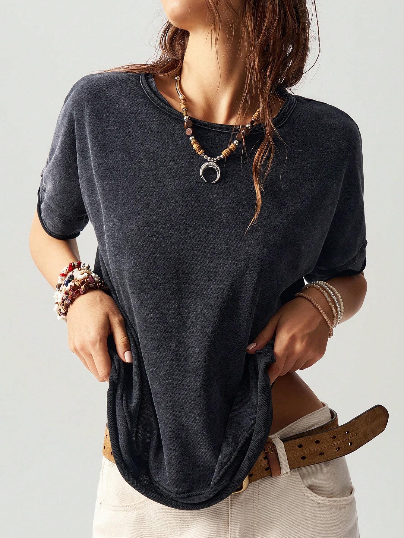 Camiseta Feminina Estilo Solto com Borboleta Vazada - Jacky