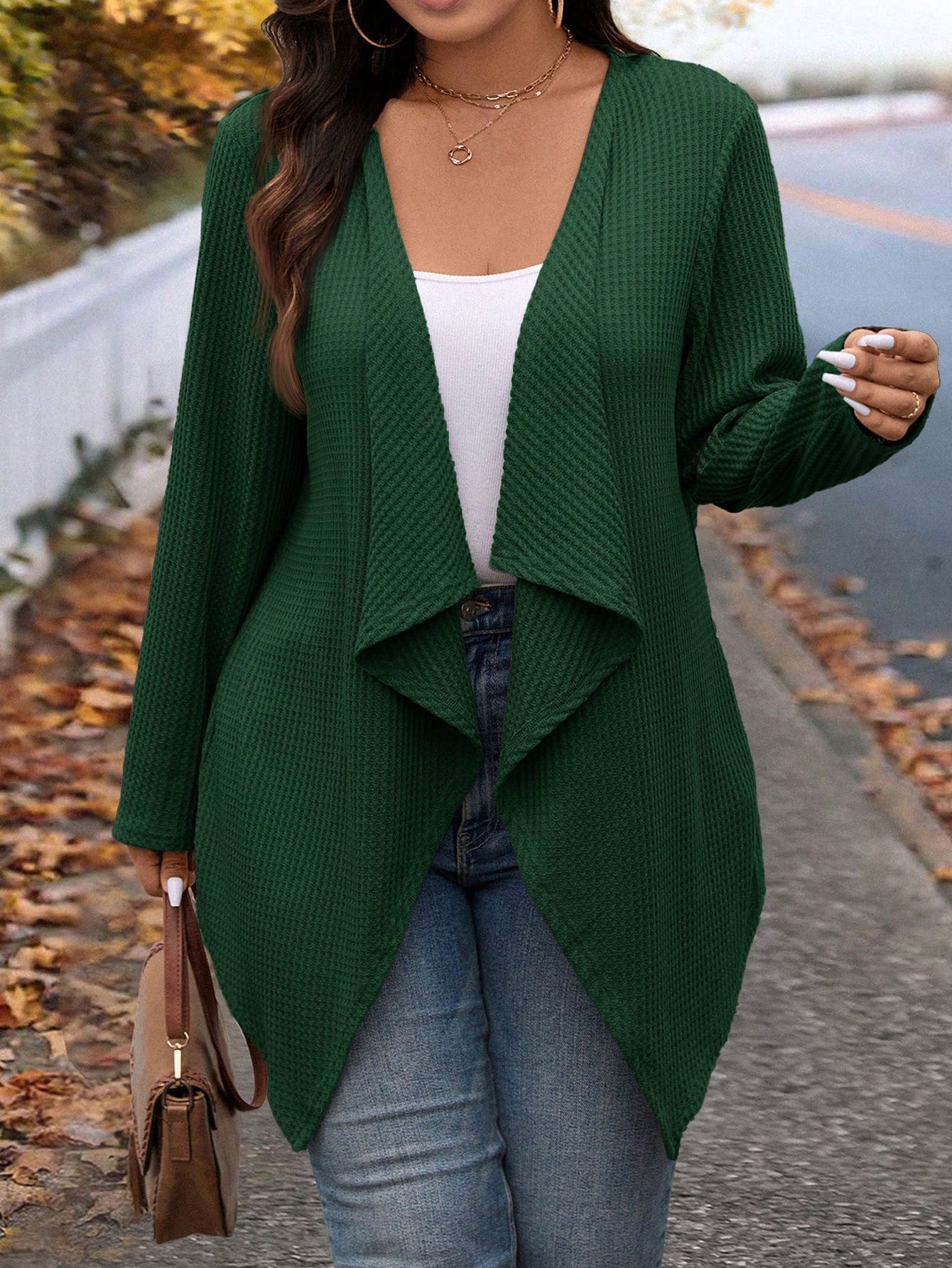 Candigan Feminina com Design de Colarinho Assimétrico - Ammy. Plus Size