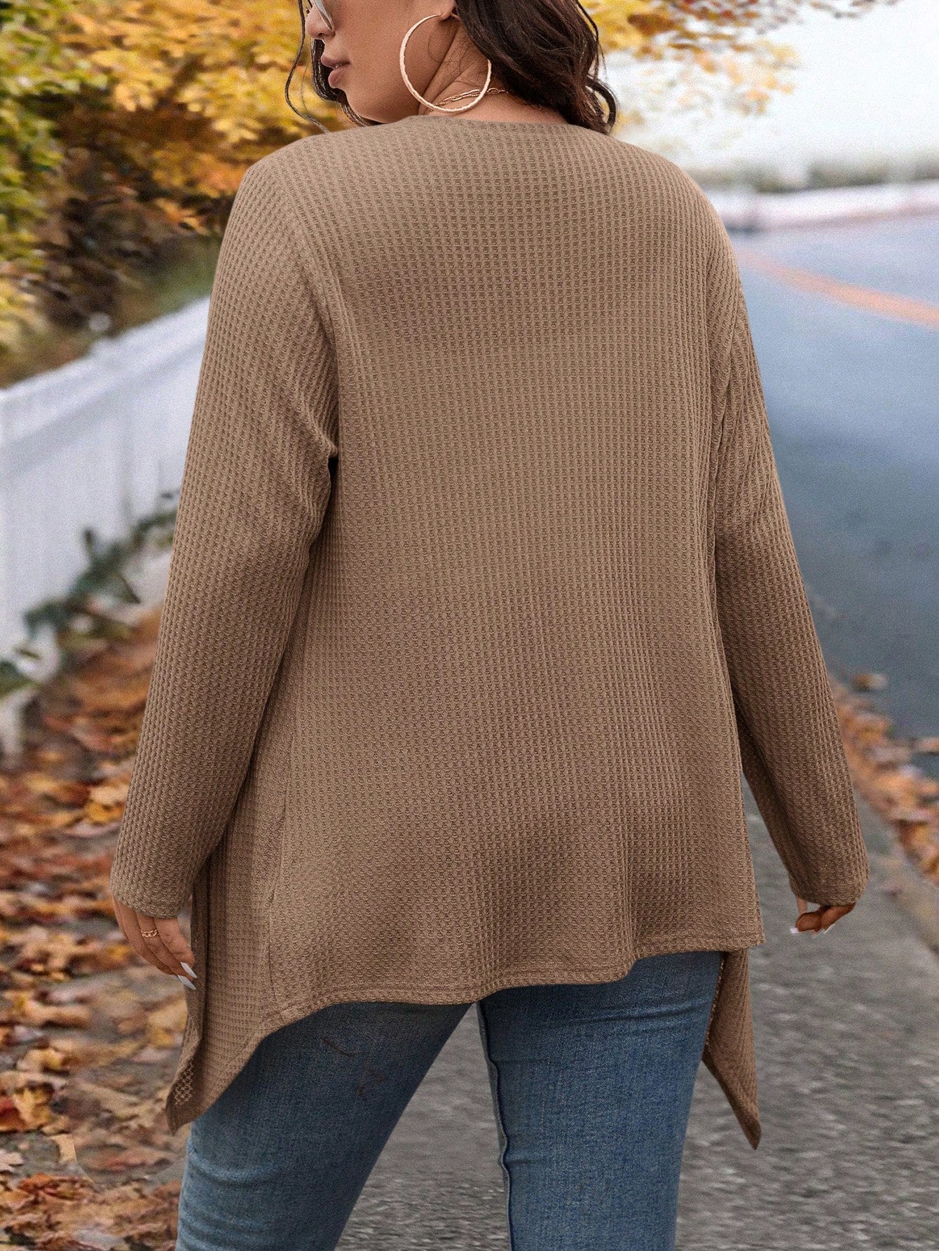 Candigan Feminina com Design de Colarinho Assimétrico - Ammy. Plus Size