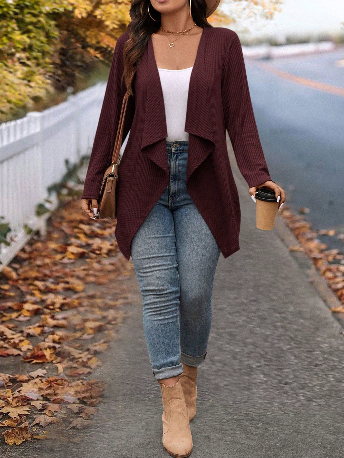 Candigan Feminina com Design de Colarinho Assimétrico - Ammy. Plus Size