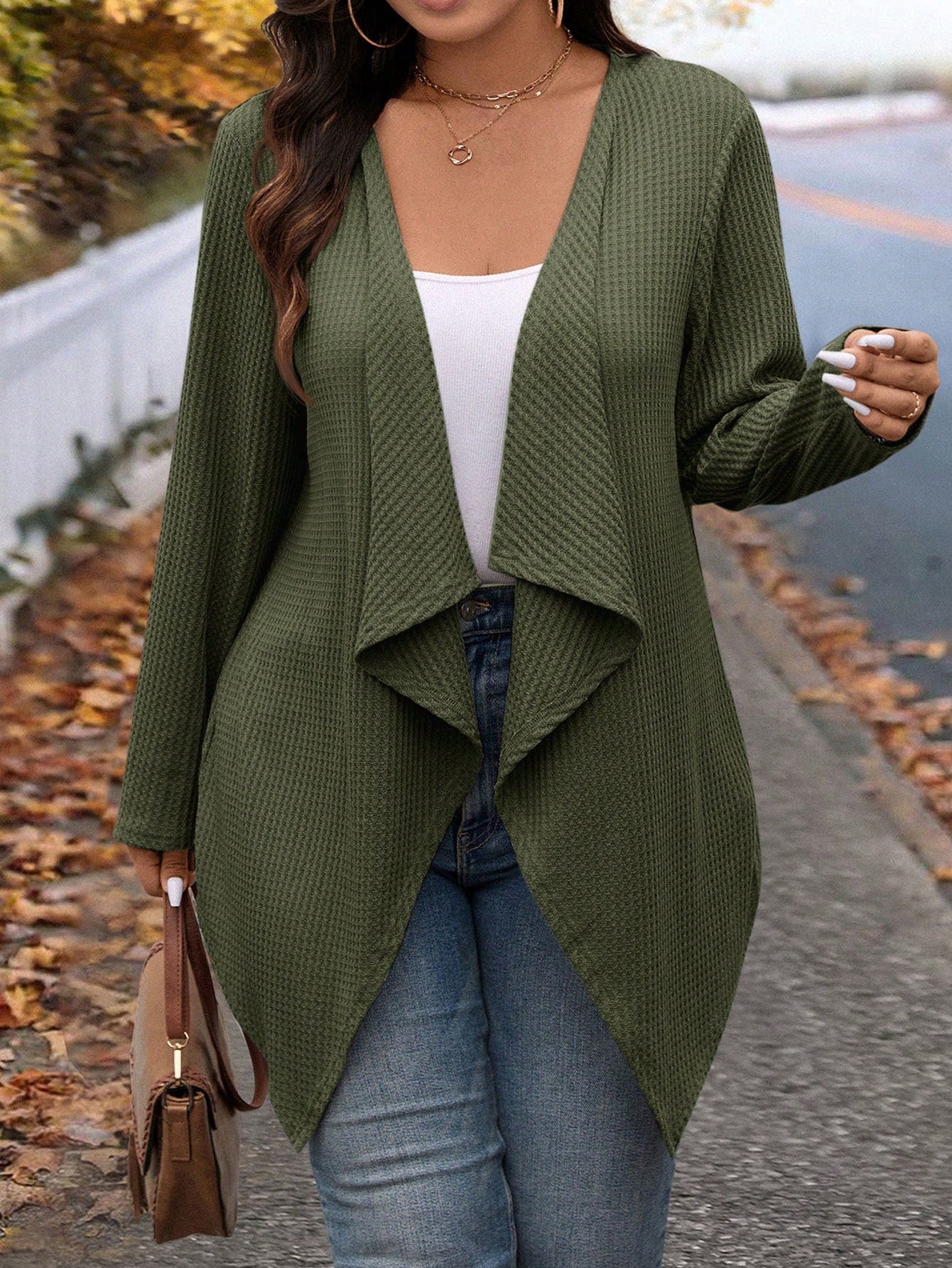 Candigan Feminina com Design de Colarinho Assimétrico - Ammy. Plus Size