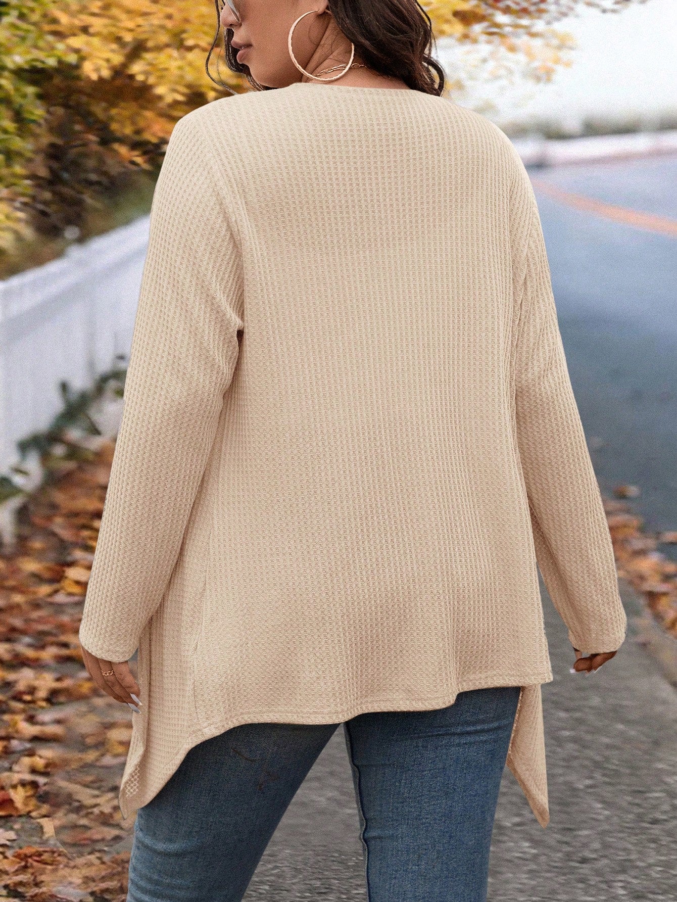 Candigan Feminina com Design de Colarinho Assimétrico - Ammy. Plus Size