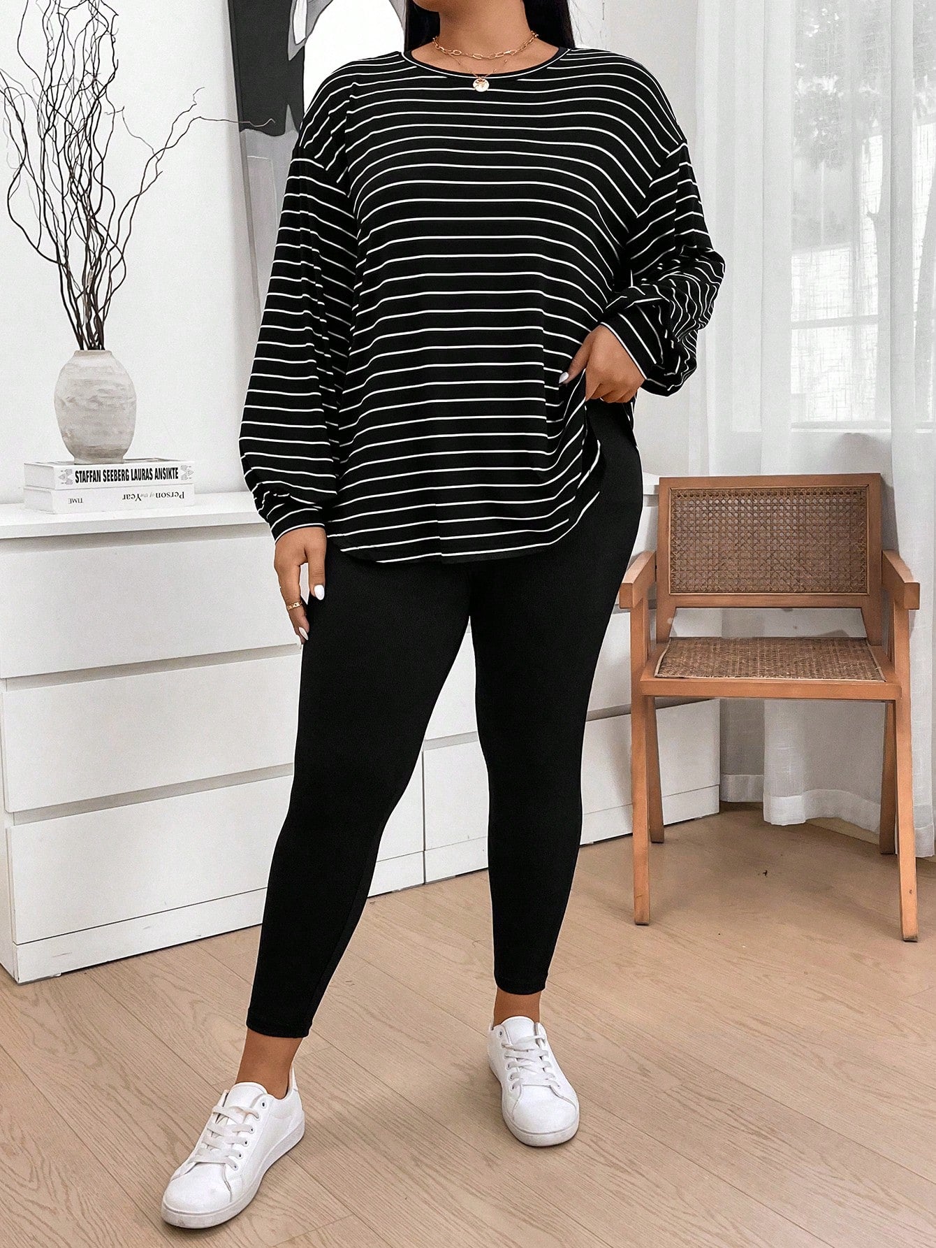 Conjunto Feminino Camiseta Listrada e Legging - Mirna Plus Size