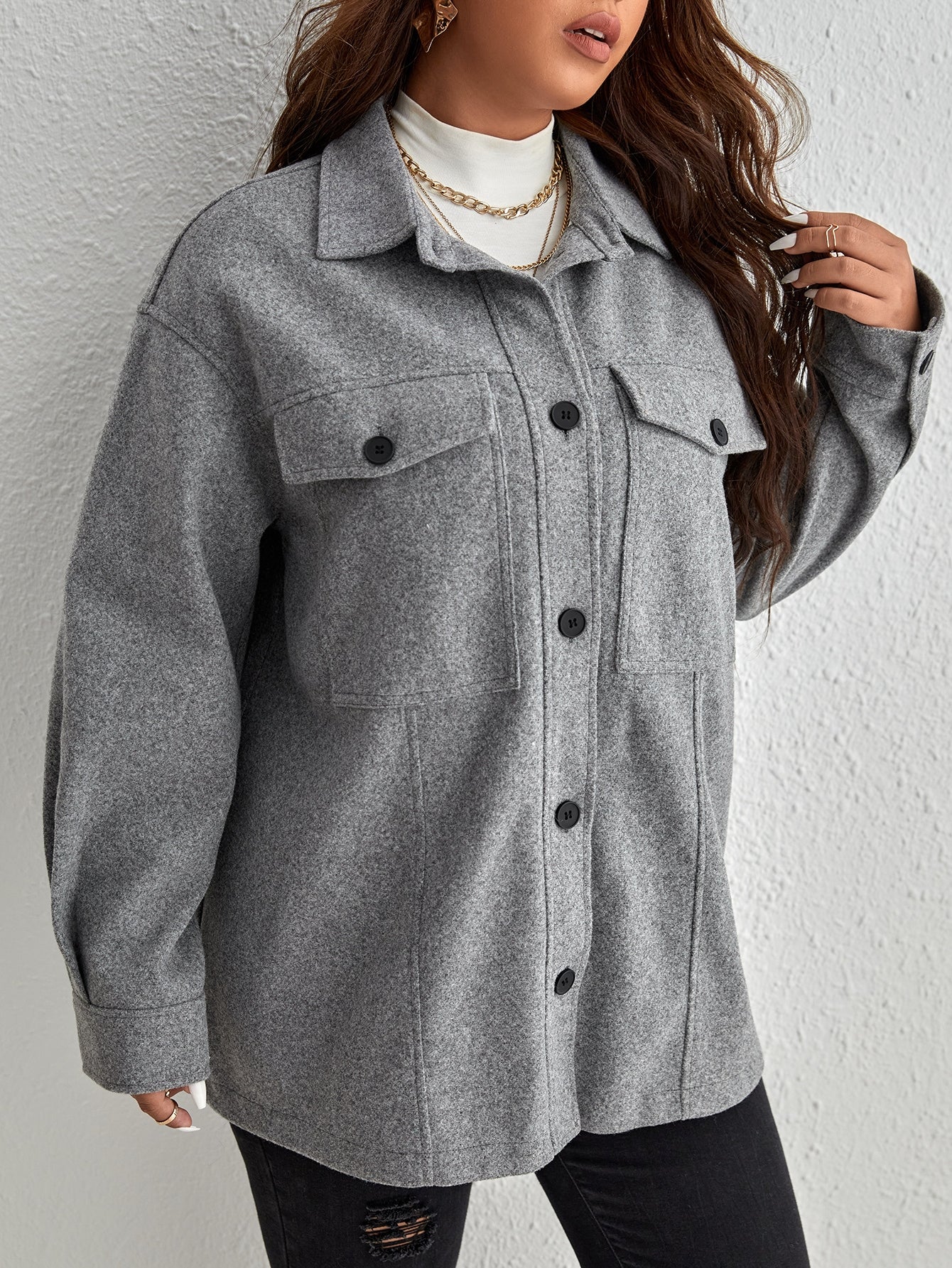 Jaqueta Feminina com bolso e botões frontais Lissy. Plus Size