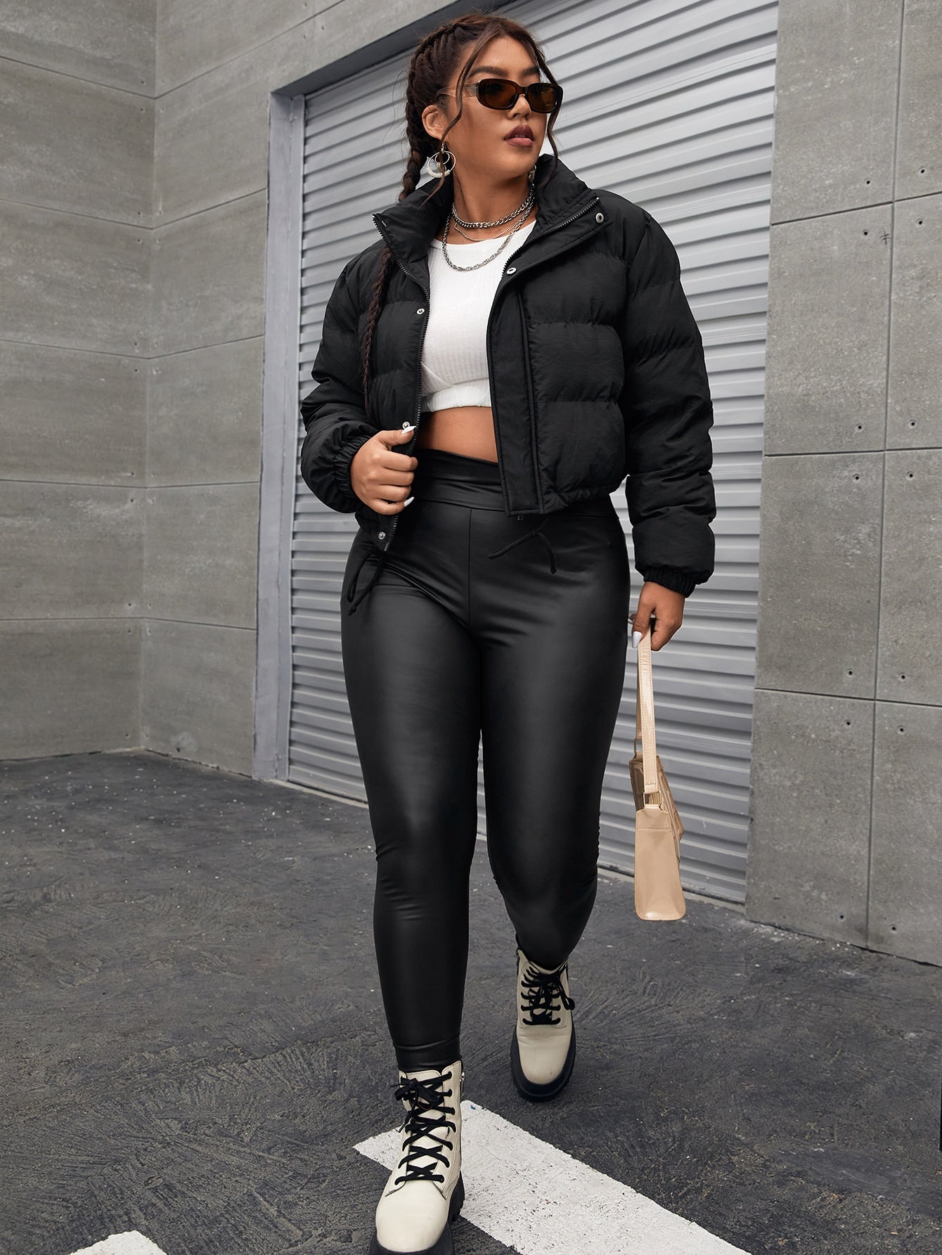 Jaqueta térmica com botões frontais Kessia. Plus Size