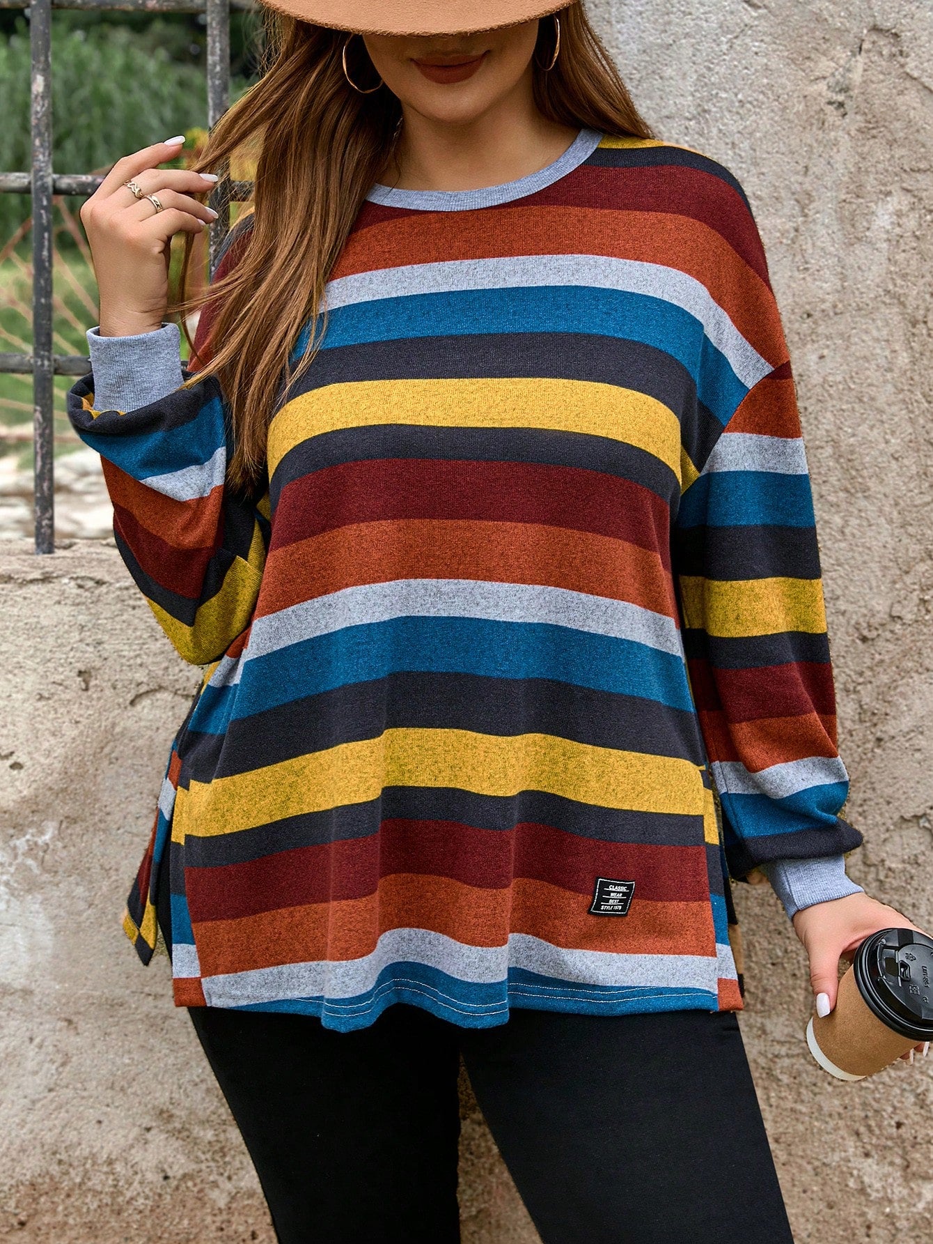 Blusa manga longa feminina listrada com gola redonda Emilia