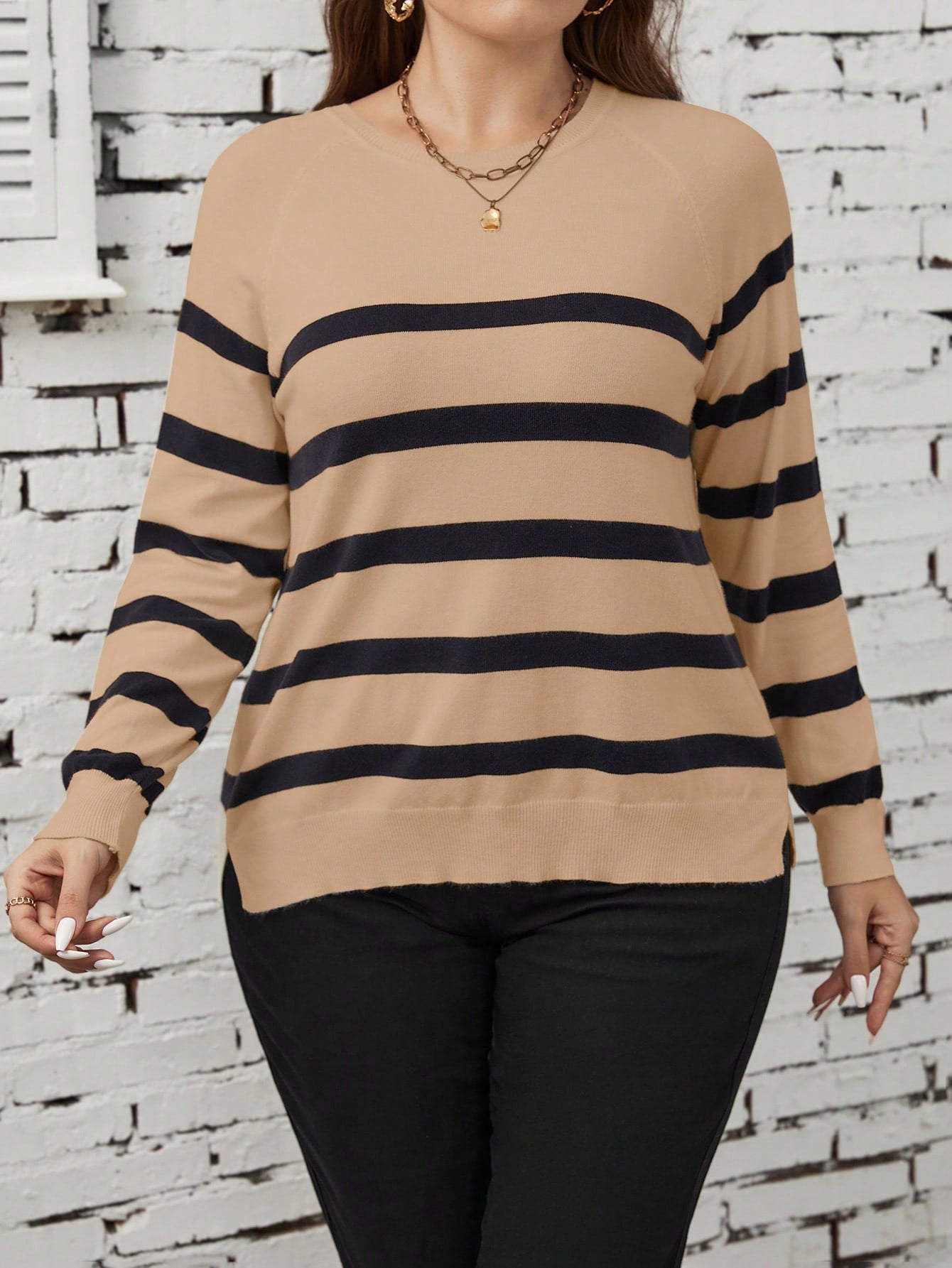 Suéter feminino listrado Eloá. Plus Size