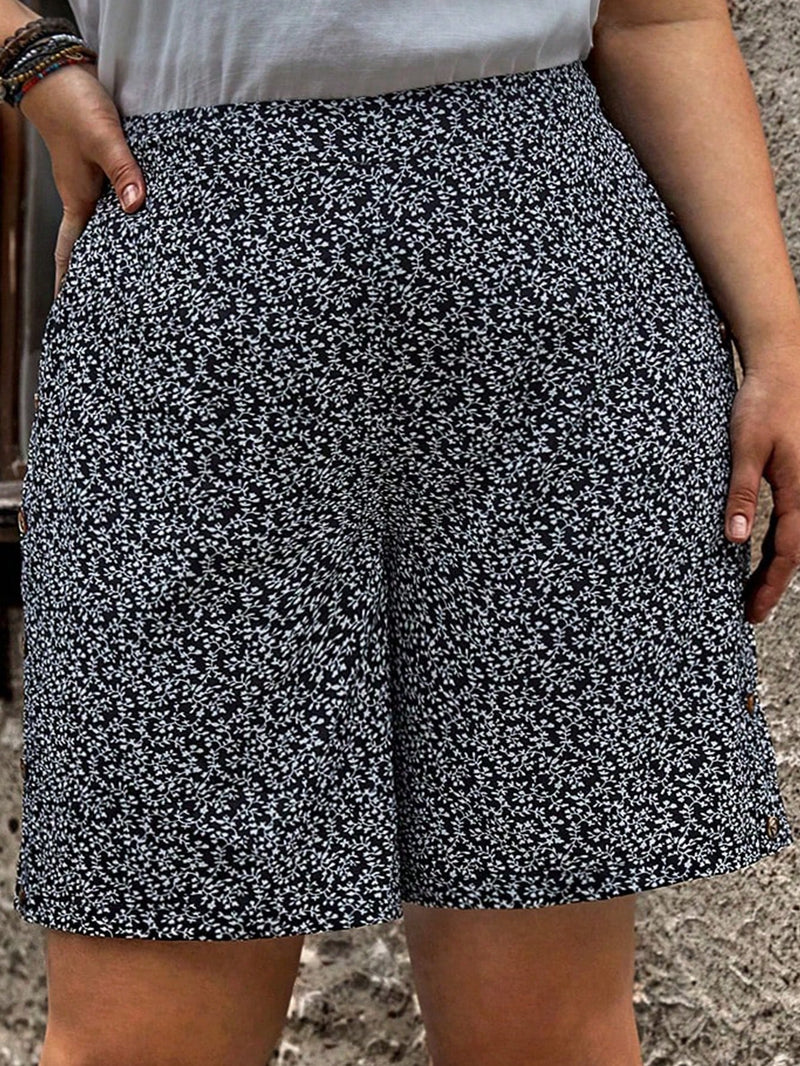 Short feminino estampado com falsos botões Luci. Plus Size