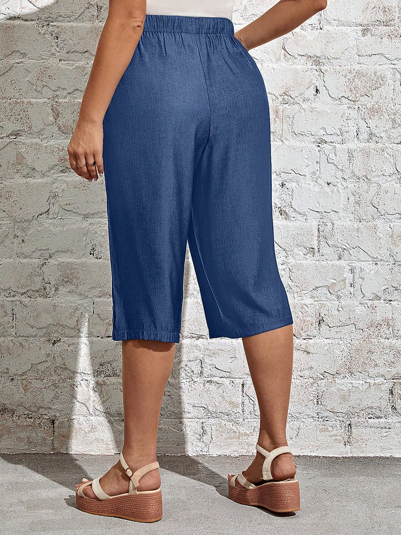 Calça Capri Feminina com Bolsos e Detalhe de Botões - Larissa. Plus Size