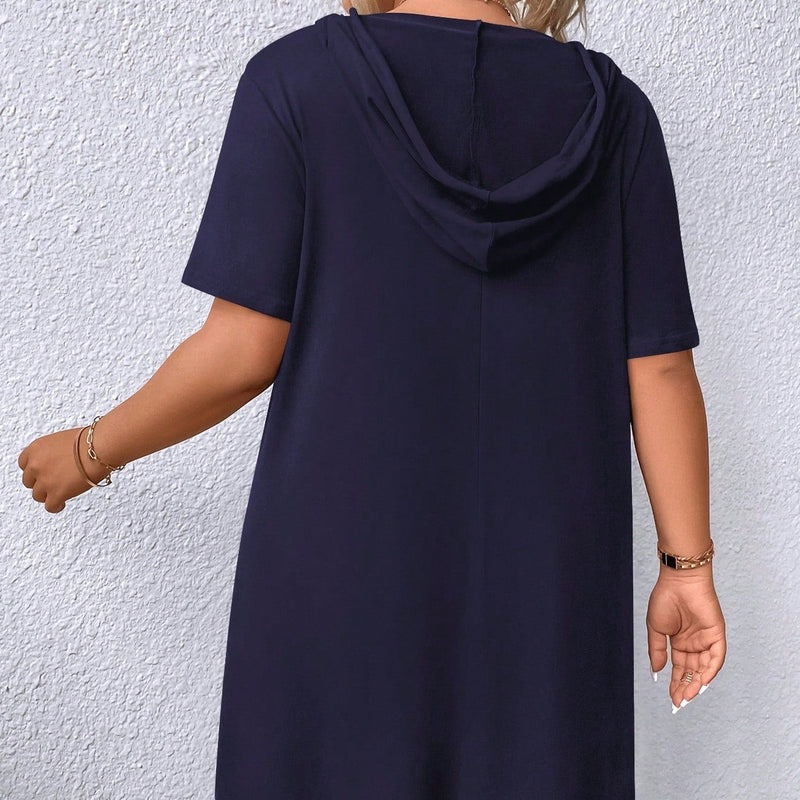 Vestido Feminino Liso com zíper e Capuz. Plus Size