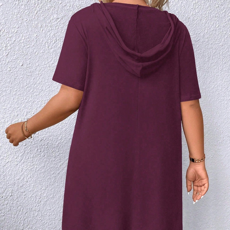 Vestido Feminino Liso com zíper e Capuz. Plus Size