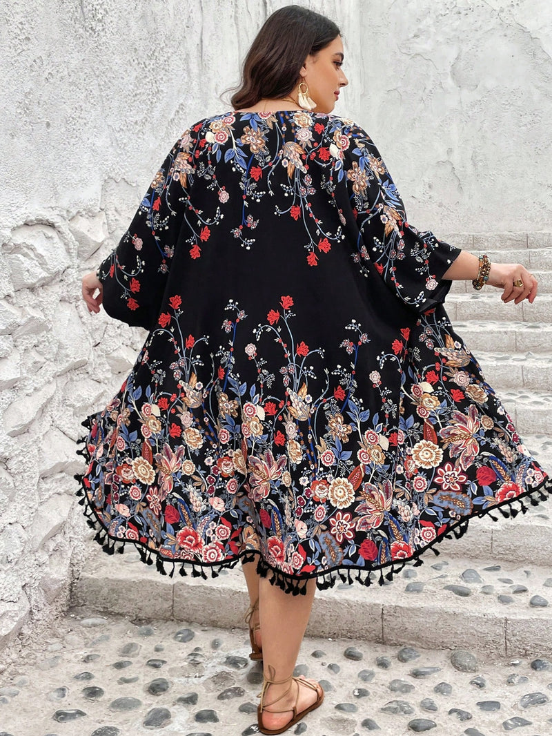 Quimono Feminino com Estampa Floral e Detalhe de Franjas - Isis Plus Size