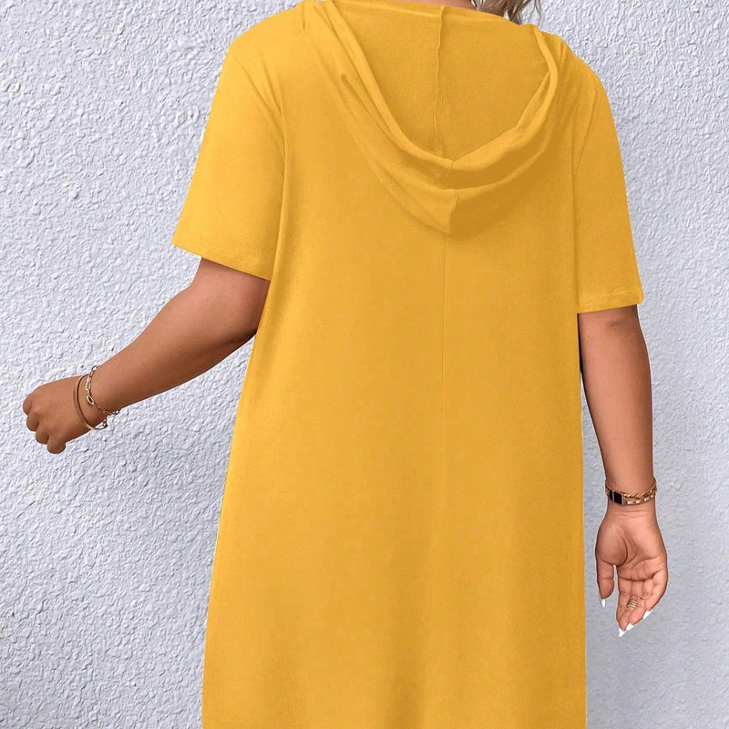 Vestido Feminino Liso com zíper e Capuz. Plus Size