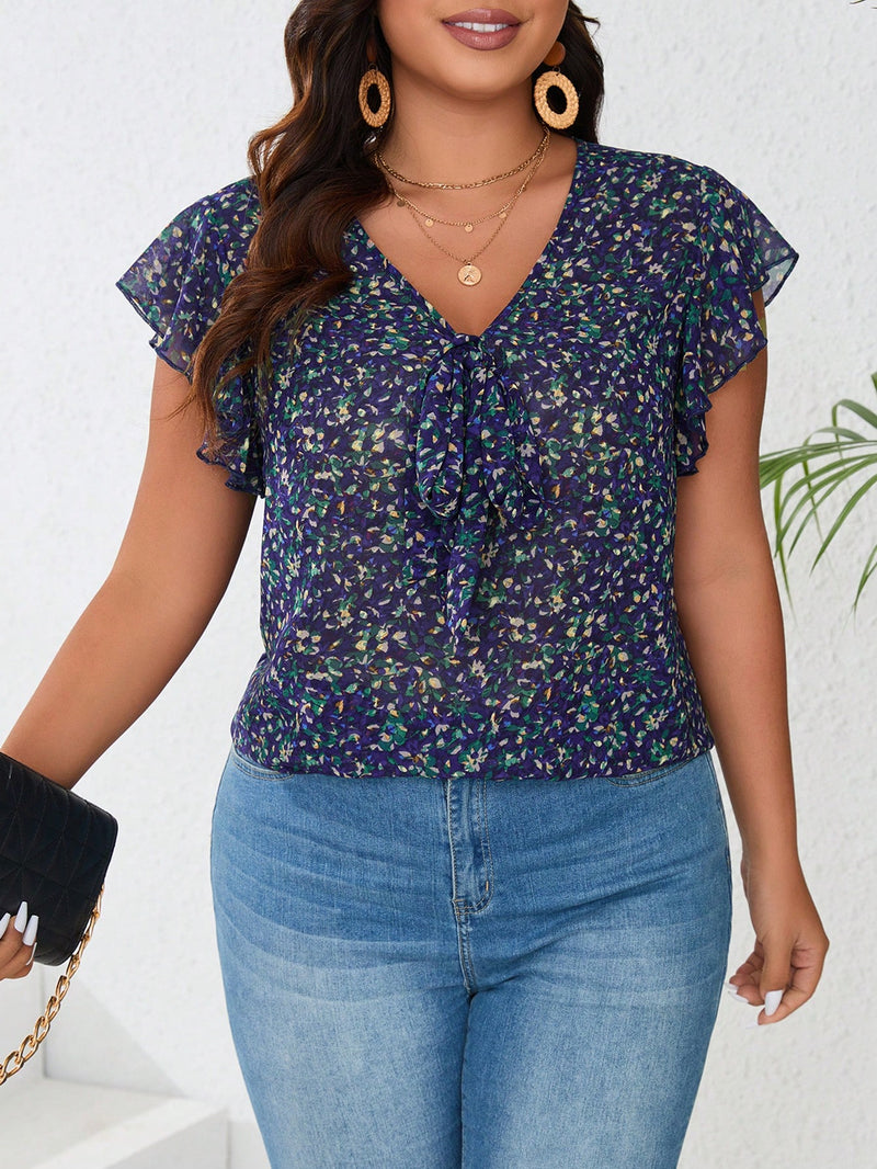 Blusa Feminina Floral com Decote V e Detalhe Charmoso - Adriana. Plus Size