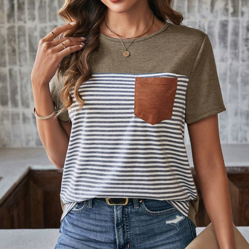 Blusa Feminina Listrada Com Bolso Frontal Daria