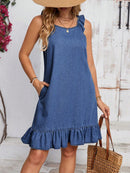 Vestido feminino casual tipo jeans sem manga e gola redonda Emilia.