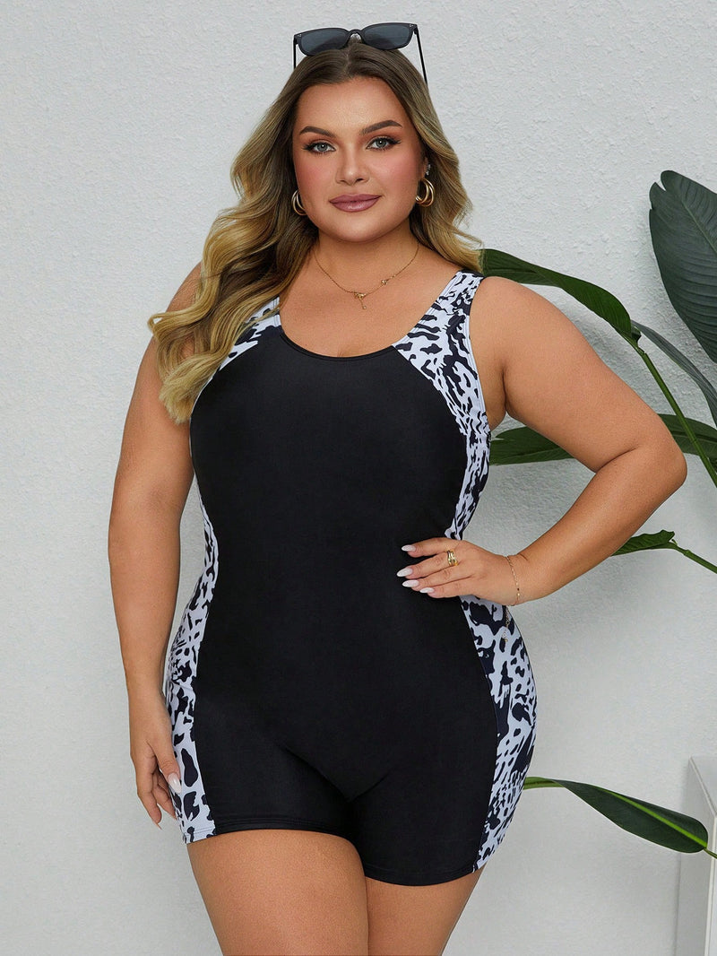 Maiô Feminino com Estampa Geométrica e Detalhe em Gola Redonda - Carolina. Plus Size