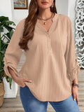 Blusa Feminina de mangas dobradas com gola entalhada - Lidia. Plus Size
