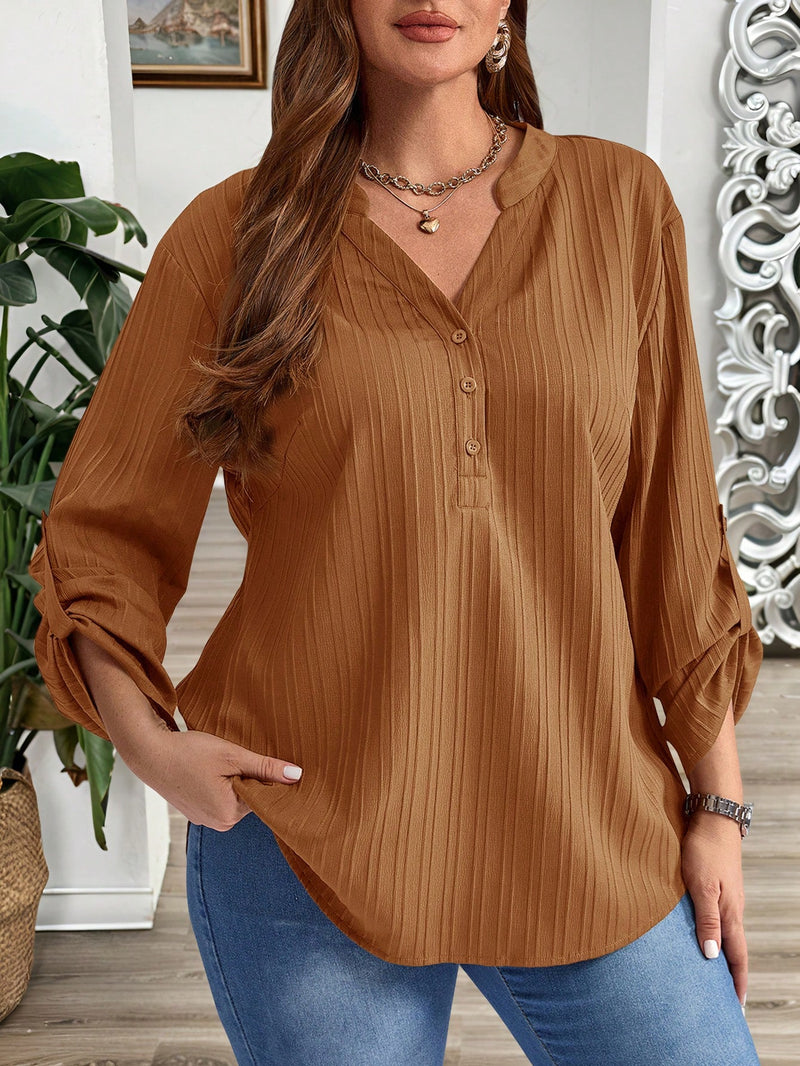Blusa Feminina de mangas dobradas com gola entalhada - Lidia. Plus Size