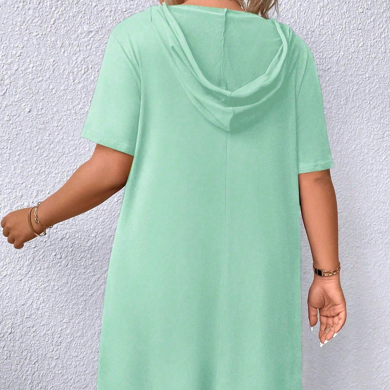 Vestido Feminino Liso com zíper e Capuz. Plus Size