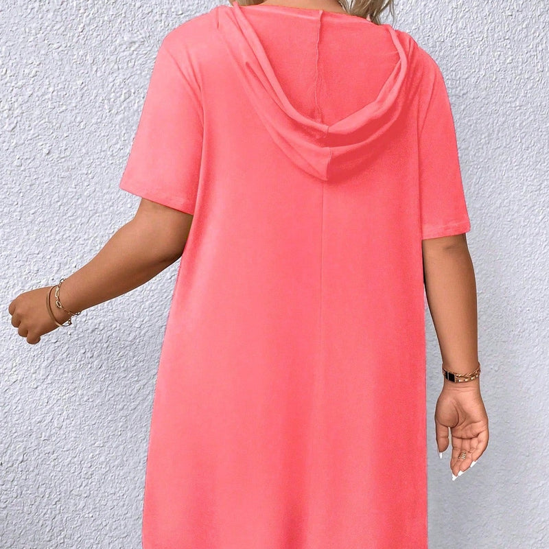 Vestido Feminino Liso com zíper e Capuz. Plus Size