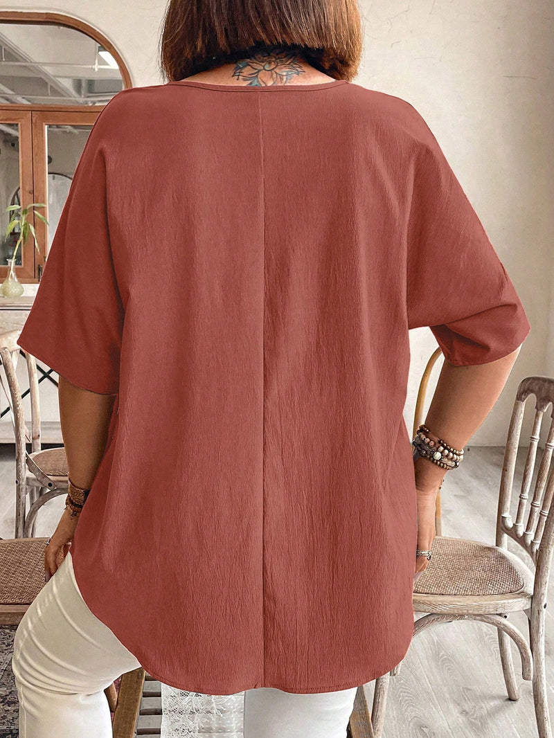 Blusa Feminina com Detalhe de Pregas e Manga Morcego - Clara. Plus Size