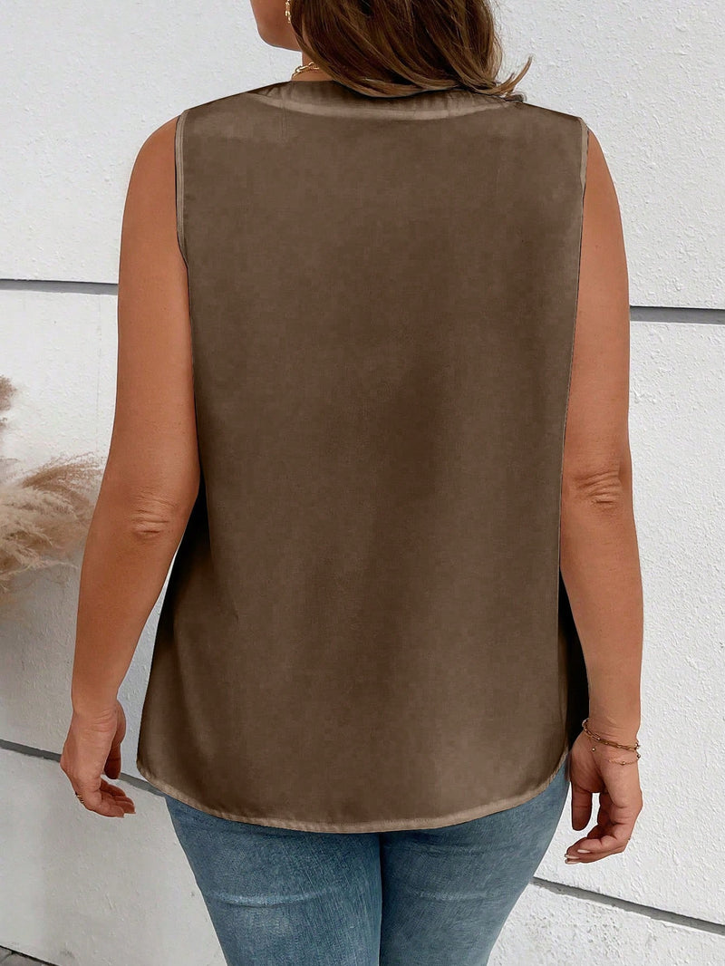Blusa Feminina com Detalhes Verticais e Corte Elegante - Estelle. Plus Size