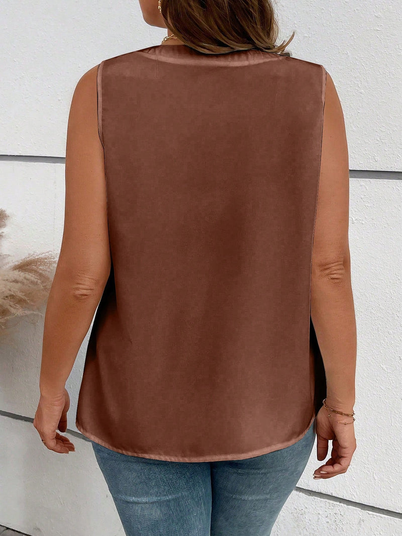 Blusa Feminina com Detalhes Verticais e Corte Elegante - Estelle. Plus Size
