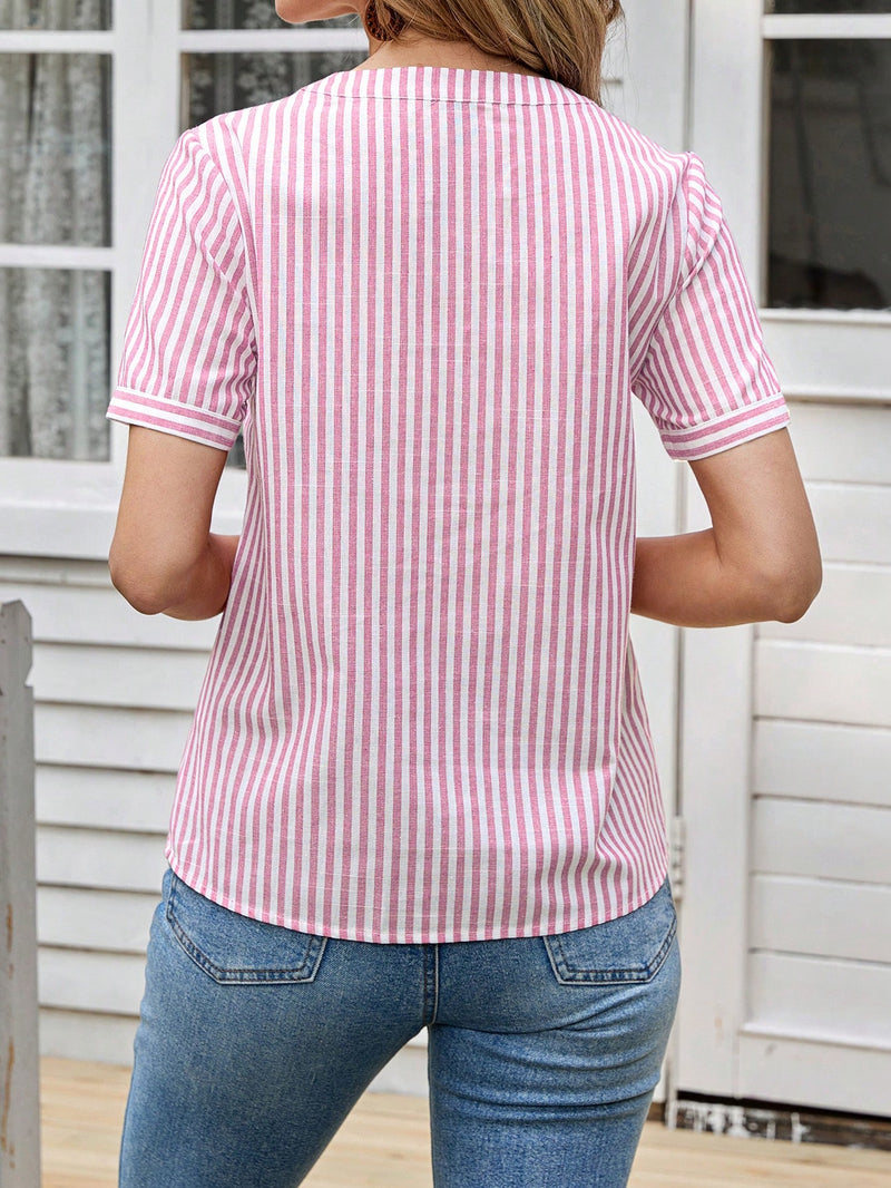 Blusa Feminina com Listras Elegantes e Decote em V - Bianca