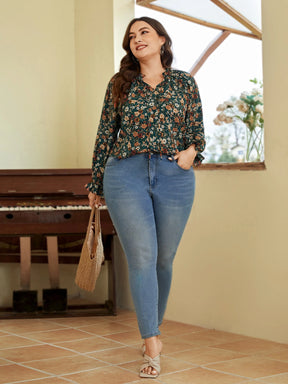 Blusa Feminina com gola de gravata manga de encampanada - Thalía. Plus Size