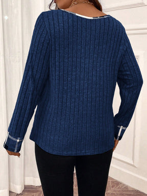 Blusa Mirtha Plus Size – Estilo e Conforto com Toque Xadrez Sofisticado
