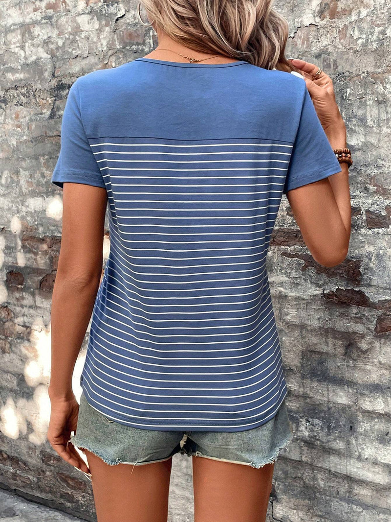 Camisa Feminina Listrada com Detalhe De Botão - Doralice