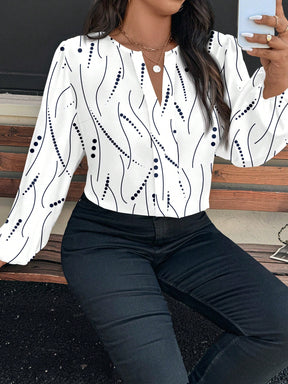 Camisa Feminina Gola Vazada e Estampa Pontilhada - Zafira. Plus Size