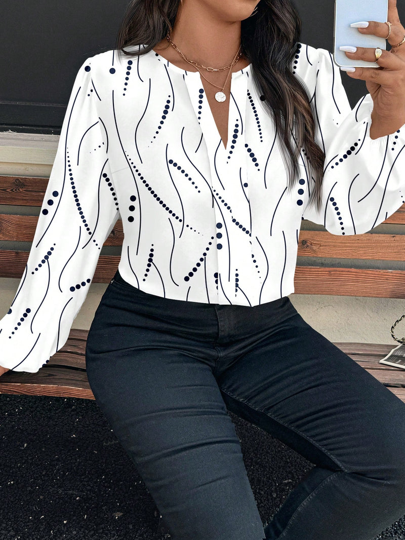 Camisa Feminina Gola Vazada e Estampa Pontilhada - Zafira. Plus Size