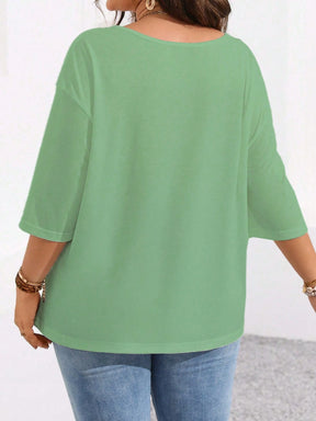 Camisa Feminina Minimalista Gola Redonda - Zayla. Plus Size