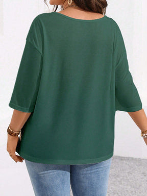 Camisa Feminina Minimalista Gola Redonda - Zayla. Plus Size