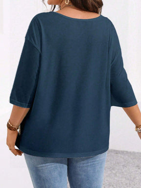 Camisa Feminina Minimalista Gola Redonda - Zayla. Plus Size
