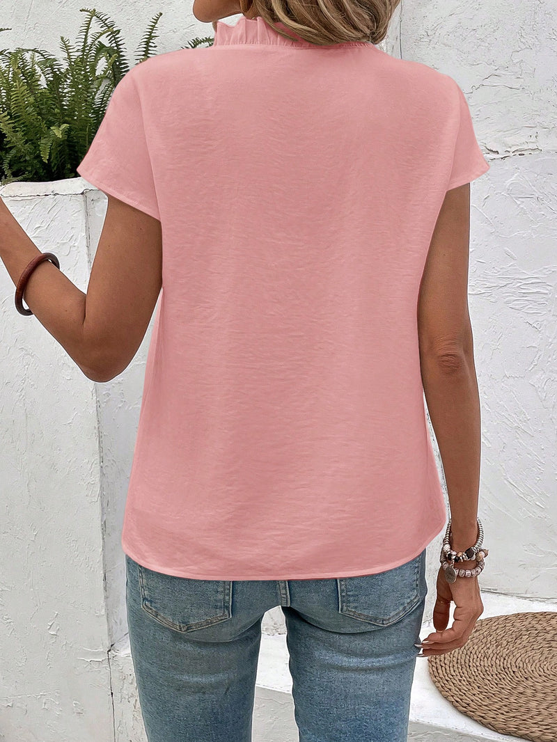 Camisa Feminina com Detalhe em Babados e Manga Morcego - Paolla