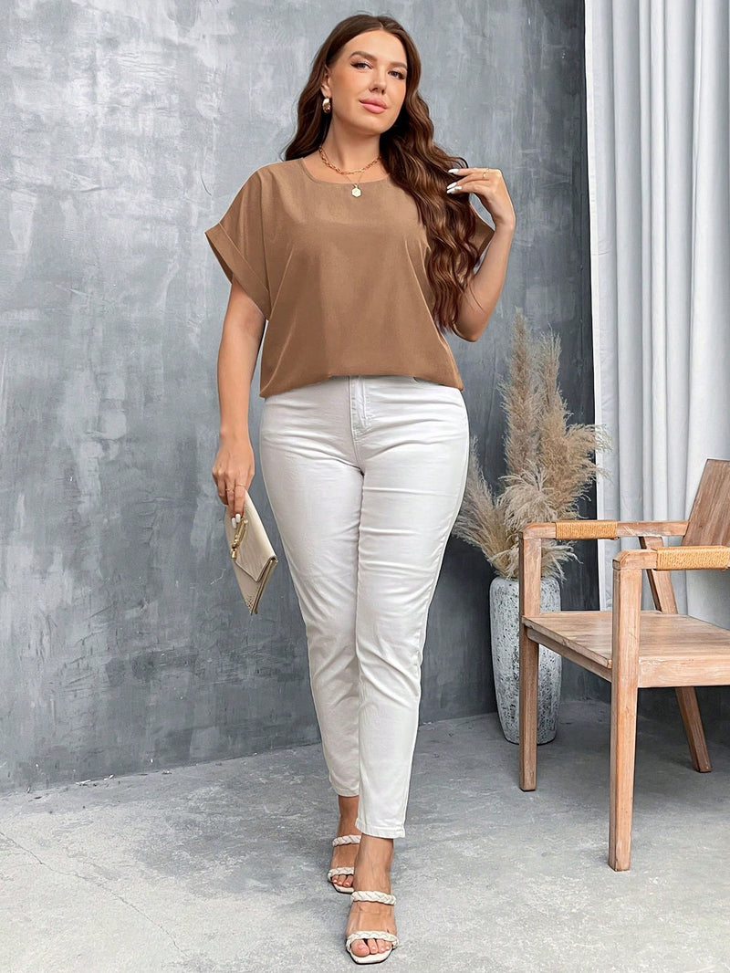 Camisa Feminina com Detalhe de Botão e Caimento Solto - Elisa. Plus Size