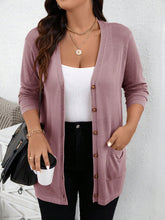 Cardigan Feminina com botões na frontal e bolsos duplos - Melany. Plus Size