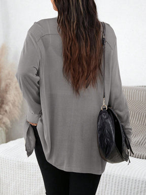 Cardigan Feminina com botões na frontal e bolsos duplos - Melany. Plus Size
