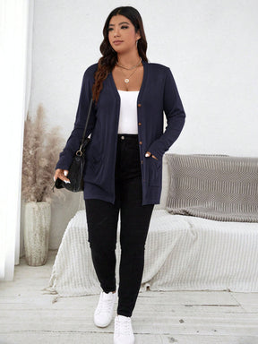 Cardigan Feminina com botões na frontal e bolsos duplos - Melany. Plus Size