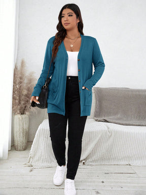 Cardigan Feminina com botões na frontal e bolsos duplos - Melany. Plus Size