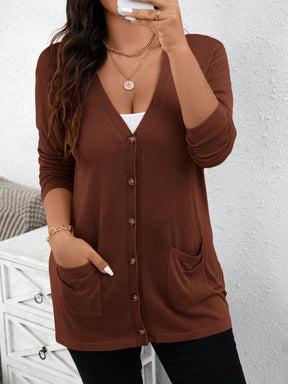 Cardigan Feminina com botões na frontal e bolsos duplos - Melany. Plus Size