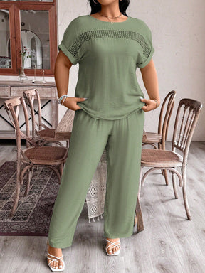 Conjunto feminino de blusa manga curta e calça Telma. Plus Size