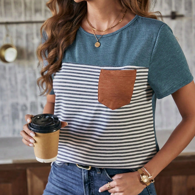 Blusa Feminina Listrada Com Bolso Frontal Daria