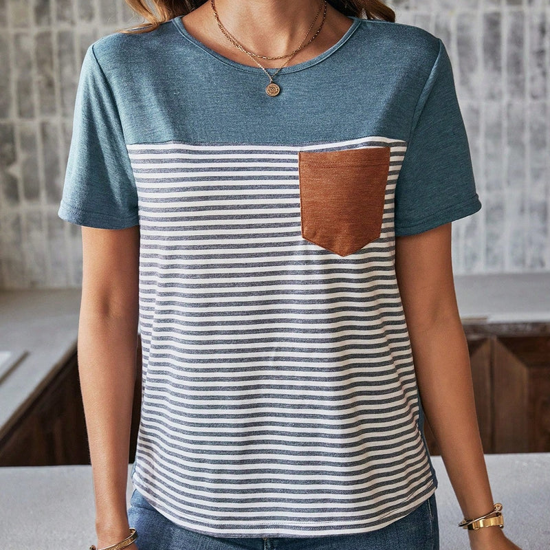 Blusa Feminina Listrada Com Bolso Frontal Daria